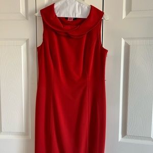 Beautiful woman’s size 8 dress.  Flowly fit and great for weddings!